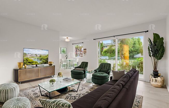 (Ellie:B) 5139 White Oak Avenue