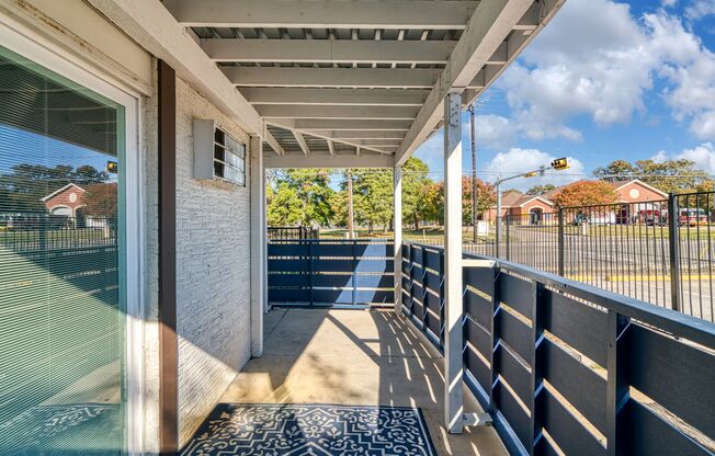 2 beds, 2 baths, 959 sqft, $1,950