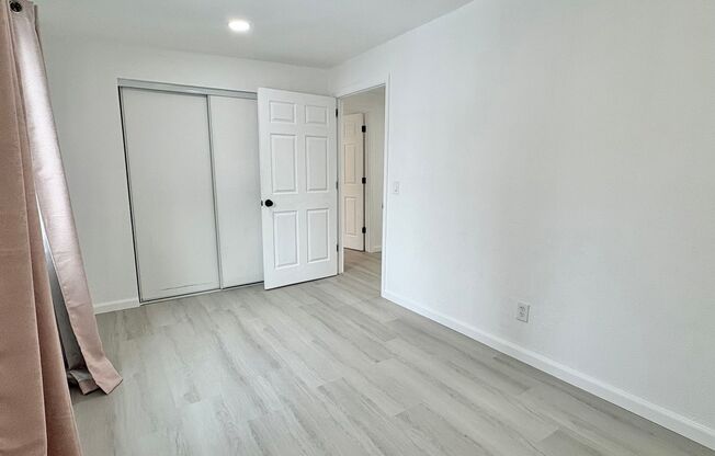 2 beds, 1 bath, $2,600