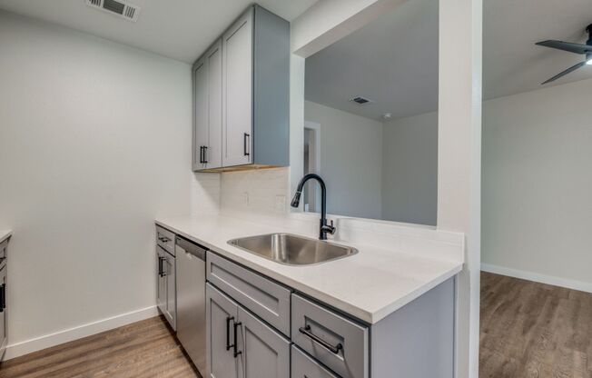 2 beds, 1 bath, 850 sqft, $1,395, Unit 201-09