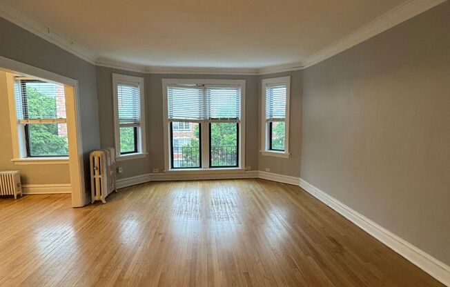 605 Hinman