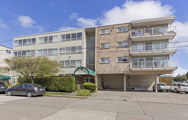 1 bed, 1 bath, 630 sqft, $1,845, Unit R-407