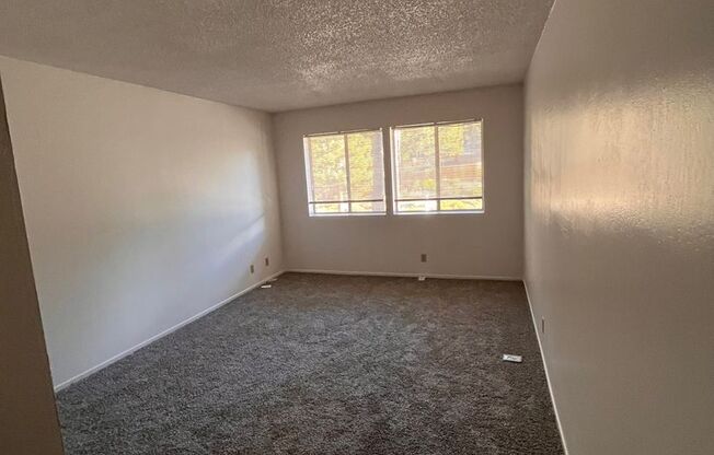 2 beds, 1 bath, 988 sqft, $1,895