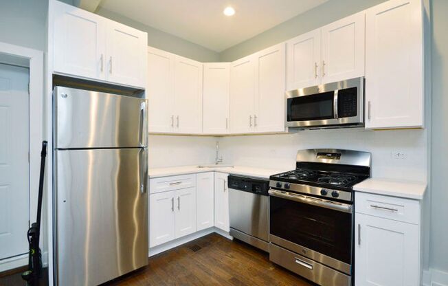 Cozy Renovated 1 Bedroom in West Town