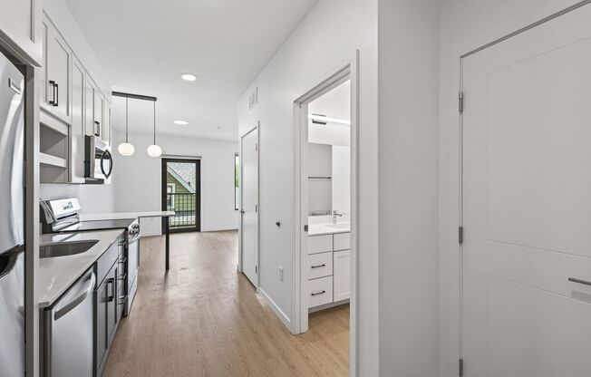 Studio, 1 bath, 456 sqft, $1,225, Unit 305