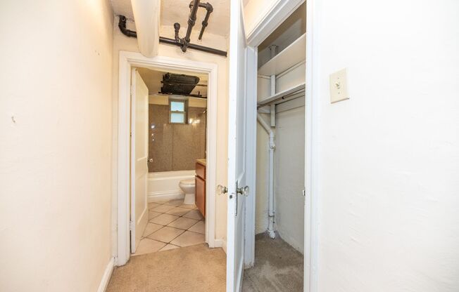 Studio, 1 bath, $950, Unit 2802 9