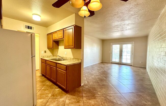 Desert Atrium - Studios, 1 Bedrooms and 2 Bedrooms in Great Location! Community Pool!