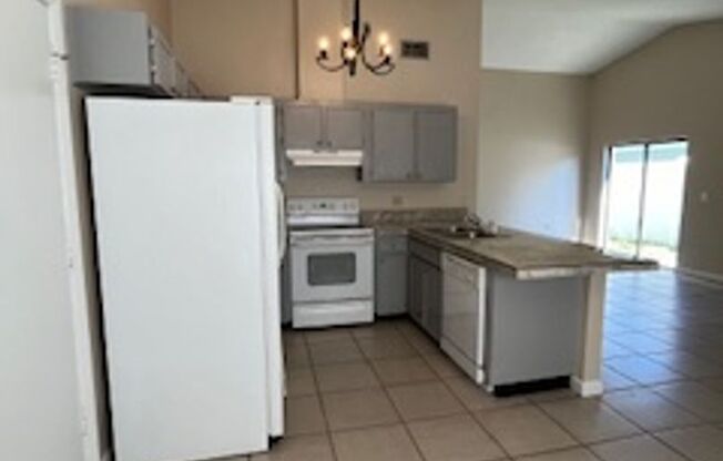 3 beds, 2 baths, $2,135