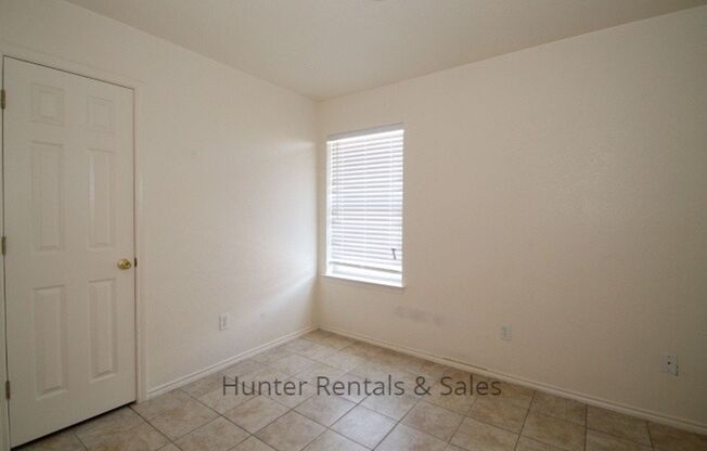 3 beds, 2 baths, $1,200