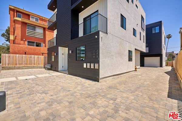 246 N DILLON ST