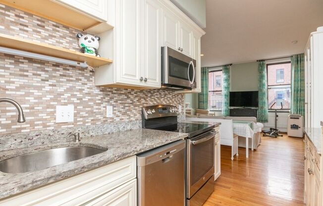 Gorgeous 2 bedroom in the heart of Back Bay!