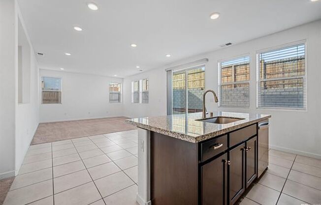 Modern Beauty in Lemmon Valley... MUST SEE!