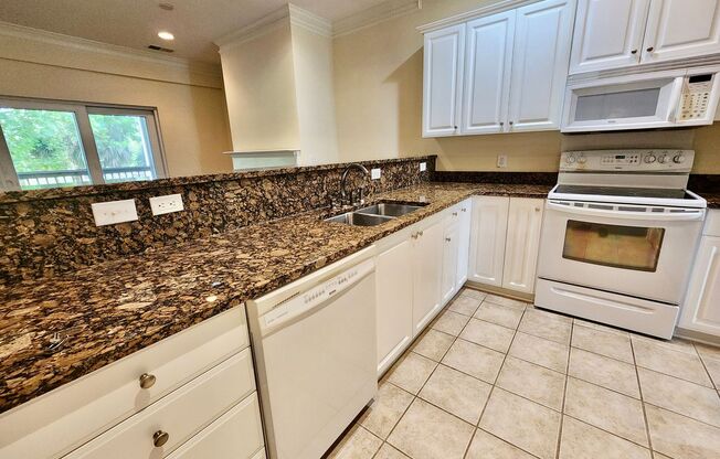 Luxury condo in Charleston National with garage - Mt. Pleasant