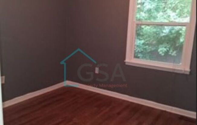 3 beds, 1.5 baths, $1,000, Unit Easton 3
