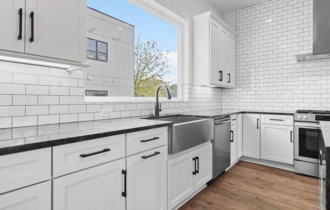 3 beds, 3.5 baths, $3,000, Unit Unit 12