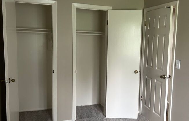 2 beds, 1 bath, 869 sqft, $1,139, Unit 2872B