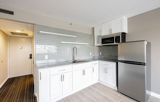 2 beds, 3 baths, 950 sqft, $1,206, Unit 417