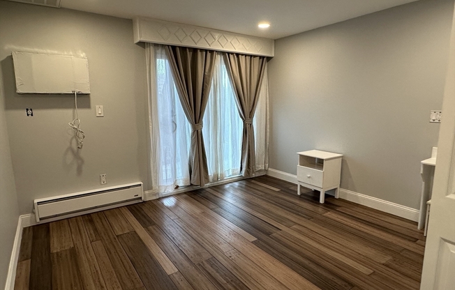 2 beds, 1 bath, 765 sqft, $2,500, Unit 103