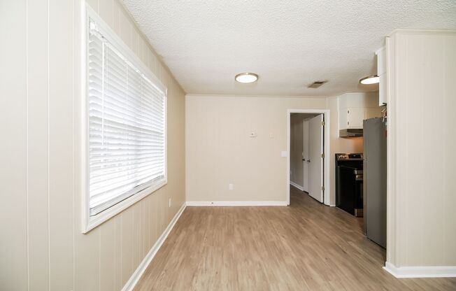1 bed, 1 bath, 750 sqft, $1,400, Unit A6