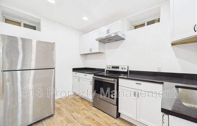 1106 E 40 ST