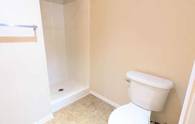3 beds, 2 baths, 1,180 sqft, $1,529, Unit B303