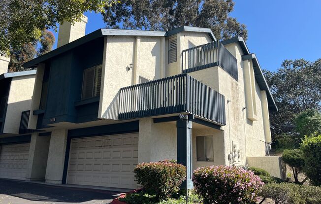 3BR 2BA Townhouse in OAK PARK