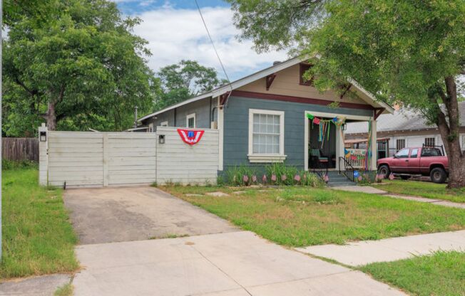 Classic Beauty in the Woodlawn Lake Area!