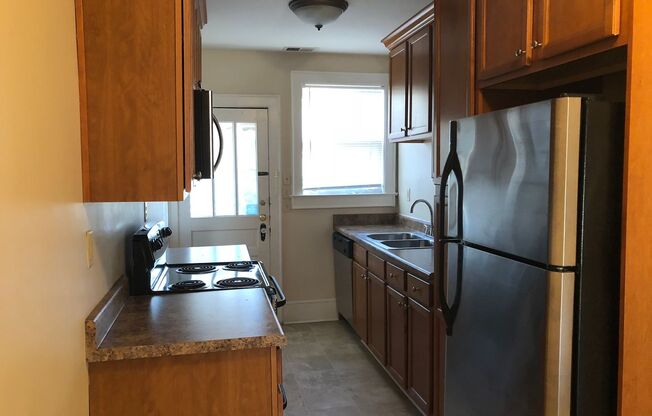 1 bed, 1 bath, 703 sqft, $1,150