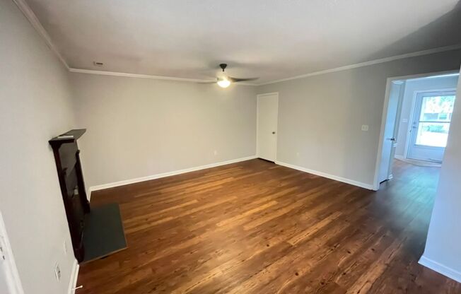 Cute end-unit 2 Bedroom Townhome in Cary
