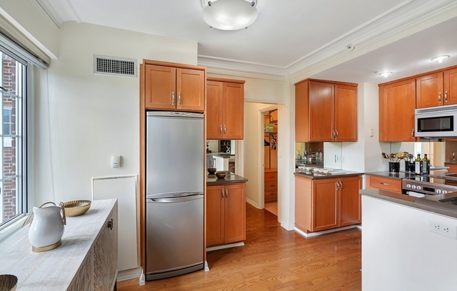 1 bed, 1 bath, 764 sqft, $3,500, Unit B801