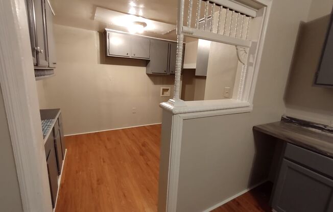 3 beds, 1 bath, $1,300, Unit 2