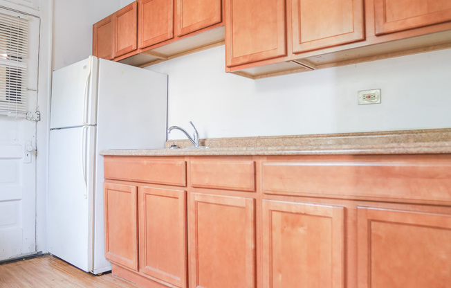 4246 N FRANCISCO AVE