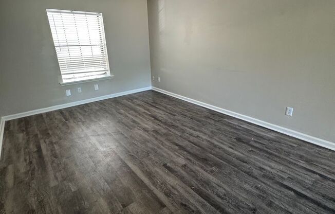 1 bed, 1 bath, 730 sqft, $1,075, Unit 61W