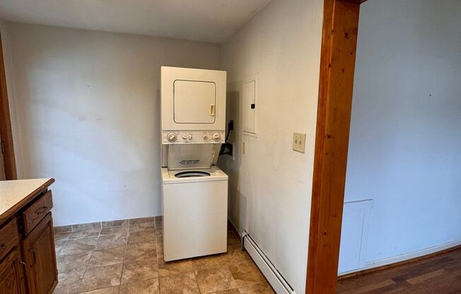 1 bed, 1 bath, 900 sqft, $1,215, Unit 2nd Floor