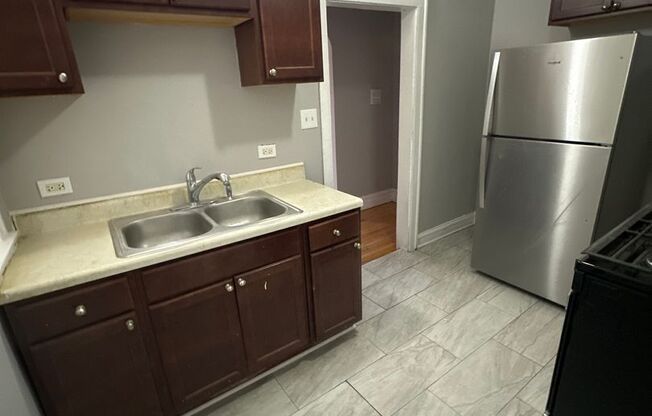 3 beds, 1 bath, $1,860, Unit 7616-2A