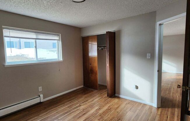 2 beds, 1 bath, 715 sqft, $895, Unit C102