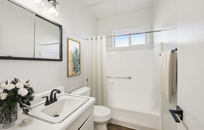 1 bed, 1 bath, 700 sqft, $1,199, Unit H105