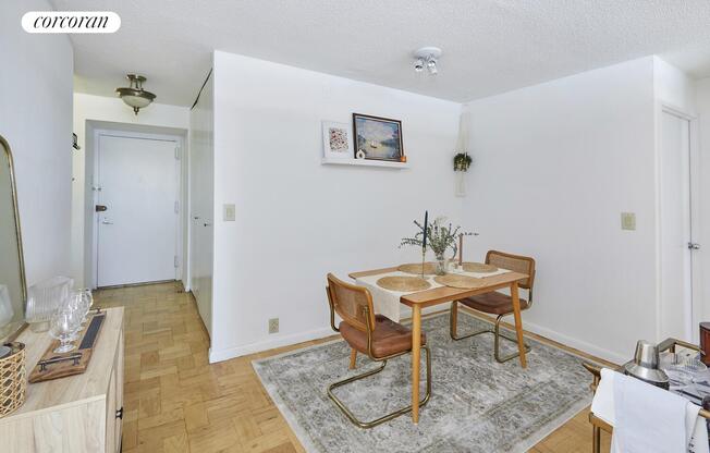 1 bed, 1 bath, 702 sqft, $4,800, Unit 32A