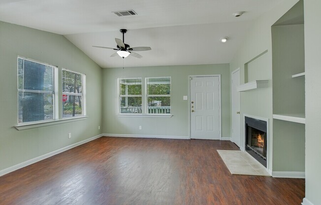 3414 HOLLYWOOD AVE