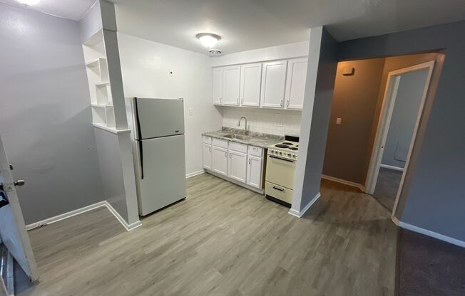 1 bed, 1 bath, 550 sqft, $800, Unit 3