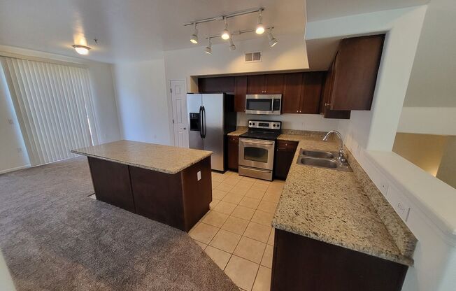 Luxury Unit In North Phoenix Gated Community!