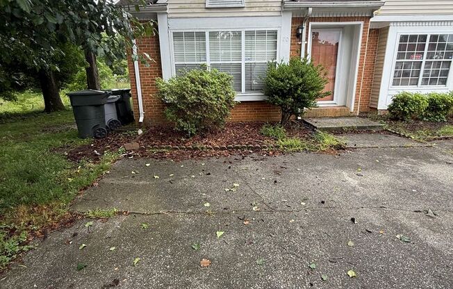 Beautiful Updated 3 Bedroom, 2 Bathroom Townhome in Hampton