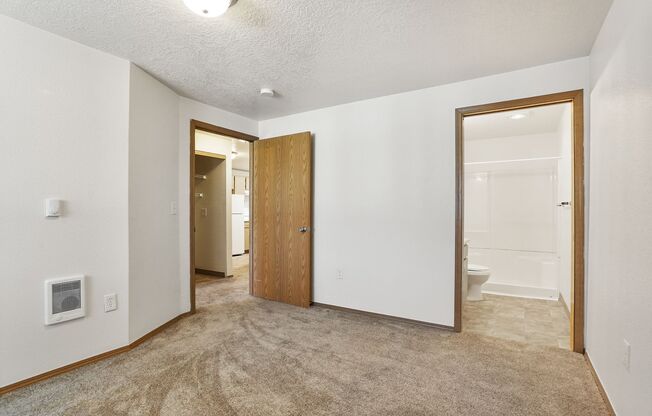 2 beds, 2 baths, 976 sqft, $1,450, Unit 2271-105
