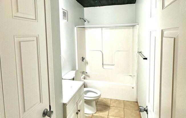 2 beds, 1.5 baths, 840 sqft, $2,295, Unit 104
