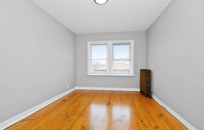 2 beds, 1 bath, $1,780, Unit 8711-3W