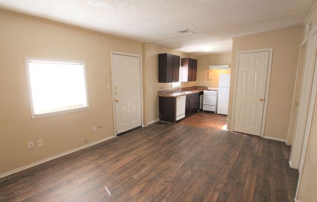 Coming Soon: 2 Bedroom, 1 Bath (Plus Bonus Room) in Tyler, TX!