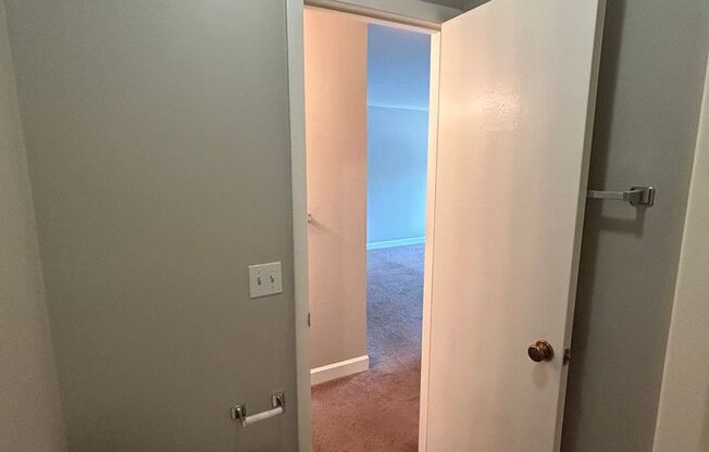 3 beds, 2.5 baths, 1,636 sqft, $1,379, Unit 729