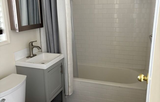 Charming Apartment on West Valley Boulevard – Your Ideal LA Home