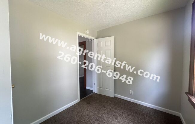 3 beds, 1 bath, $925