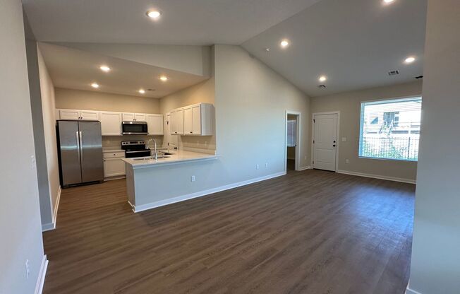 Gorgeous, BRAND NEW 4 Bedroom 2 Bath Duplex with Washer and Dryer included!!